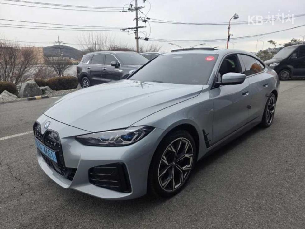 BMW i4