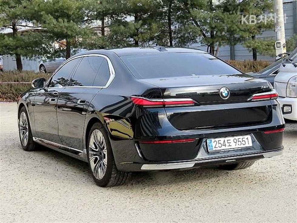 BMW 7er — miniaturë 3
