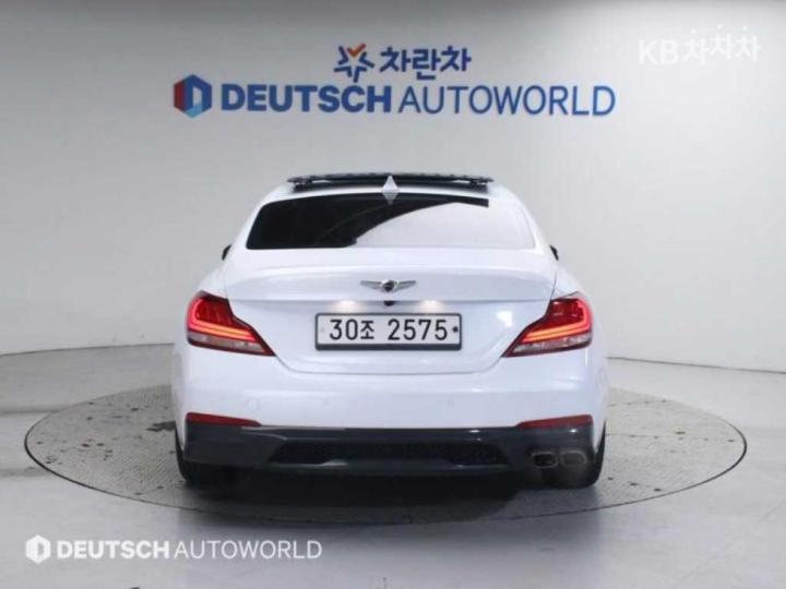 Genesis G70 2.0T Supreme — фото 4