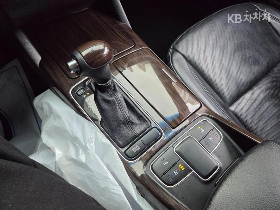 2016 - kia k7
