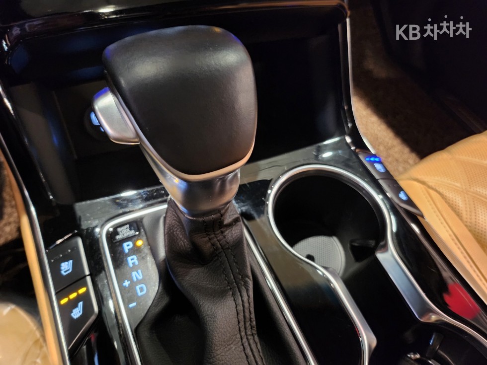 2021 - kia mohave