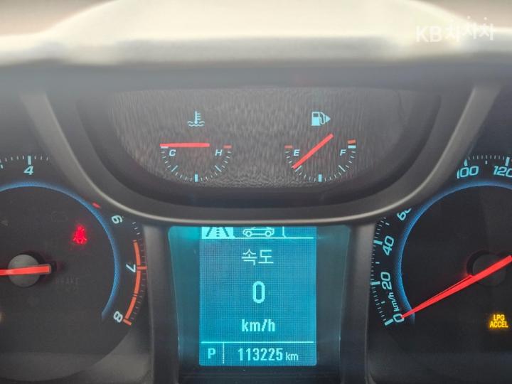 Chevrolet Orlando LPG LT Safety 9