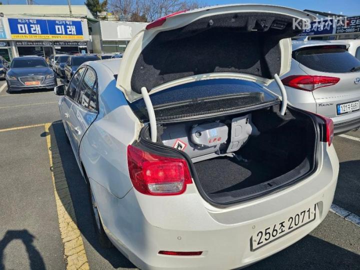 Chevrolet Malibu LPGi 2.0 LT Base Type 7