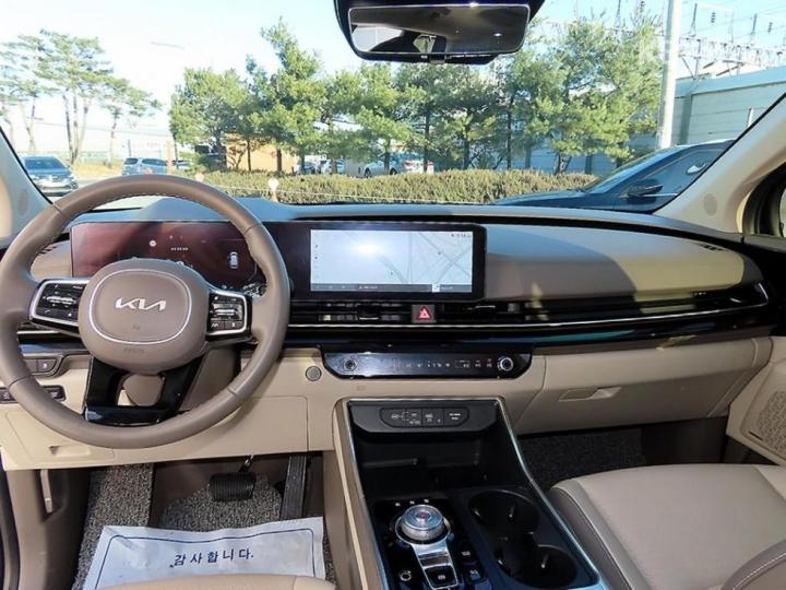 Kia Carnival Hybrid 1.6 HEV Gravity 9