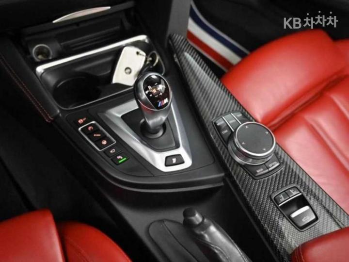 BMW M4 M Series Convertible Competition 10