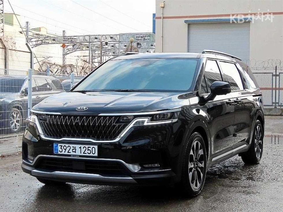 Kia 카니발 4세대 D2.2 9인승 시그니처 - фото 1