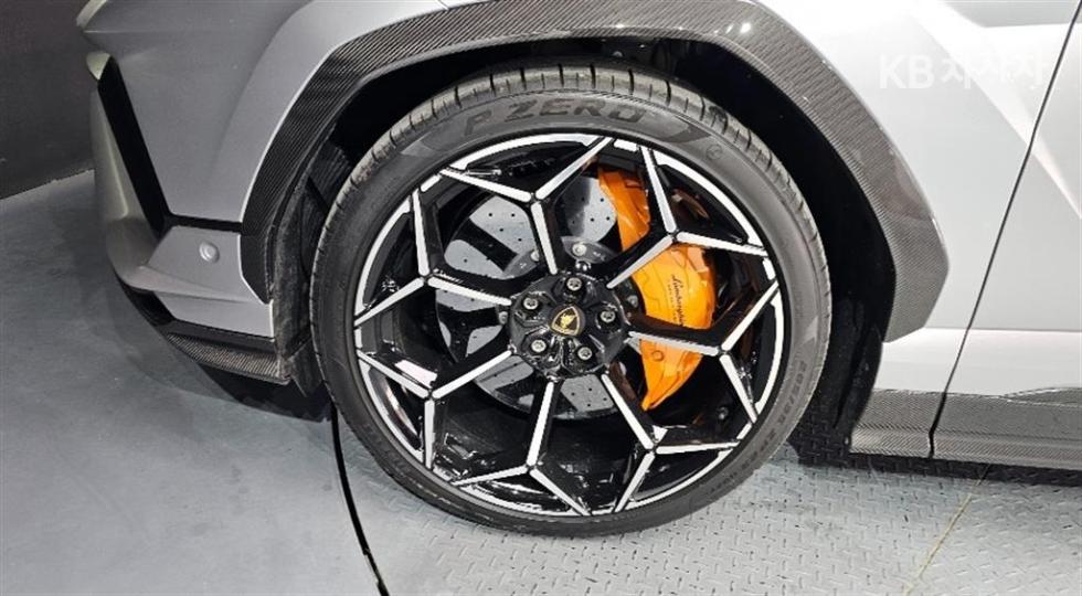 2024 Lamborghini Used Car photo