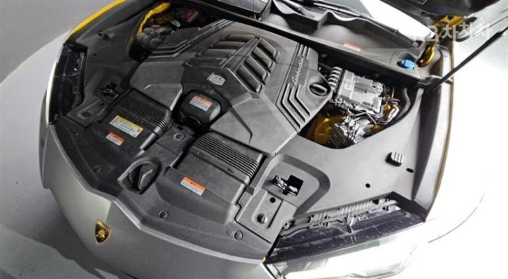 Lamborghini Urus Performance 4.0 V8 7