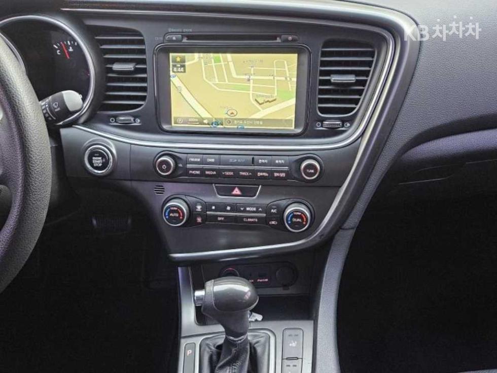 Kia K5 — miniaturë 8