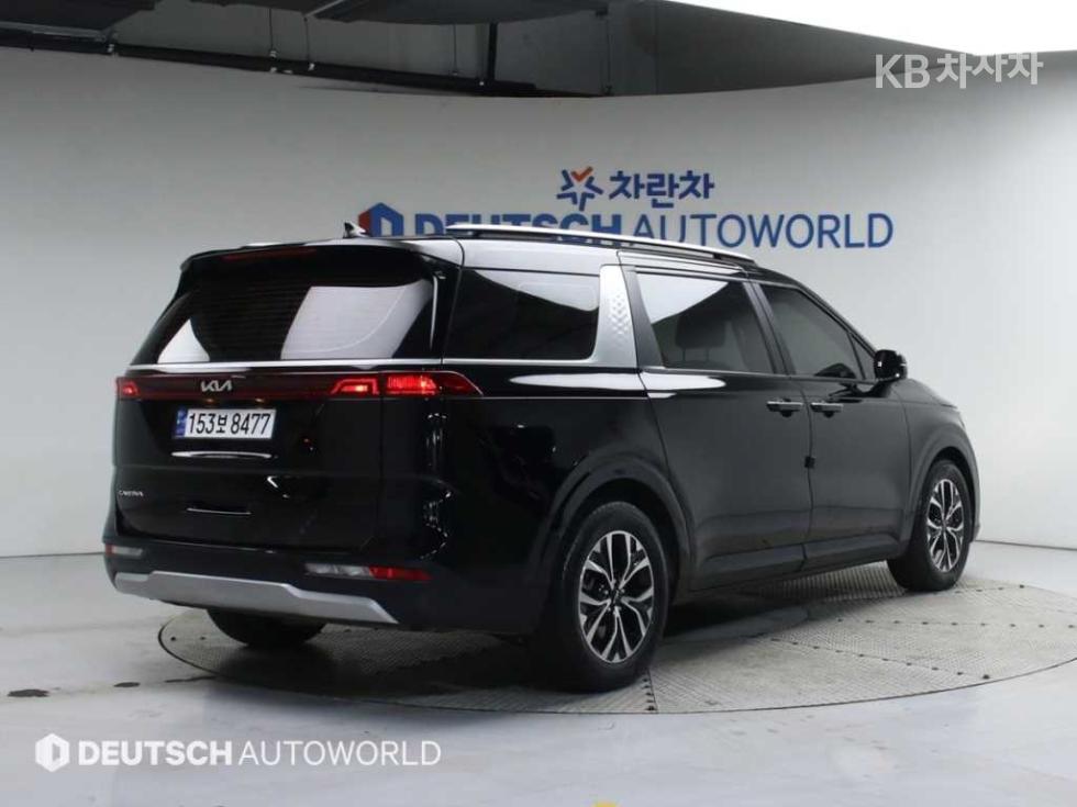 2022 - kia carnival