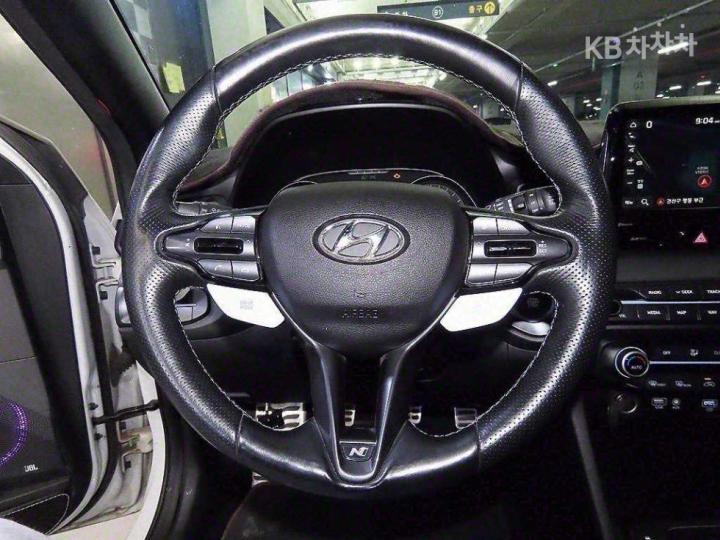 Hyundai Veloster N 2.0 T-GDi 9