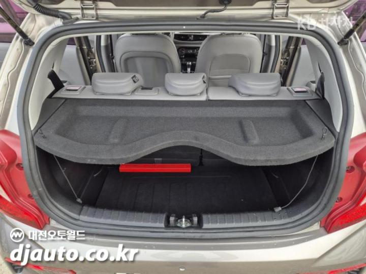 Kia Morning Urban JA 1.0 Gasoline Prestige 8