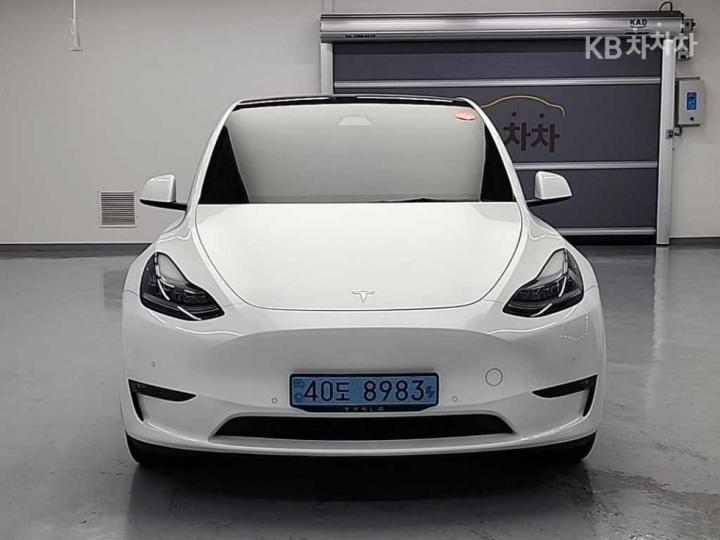 Tesla Model Y Long Range 3
