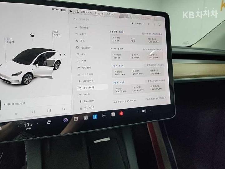 Tesla Model Y Long Range 7