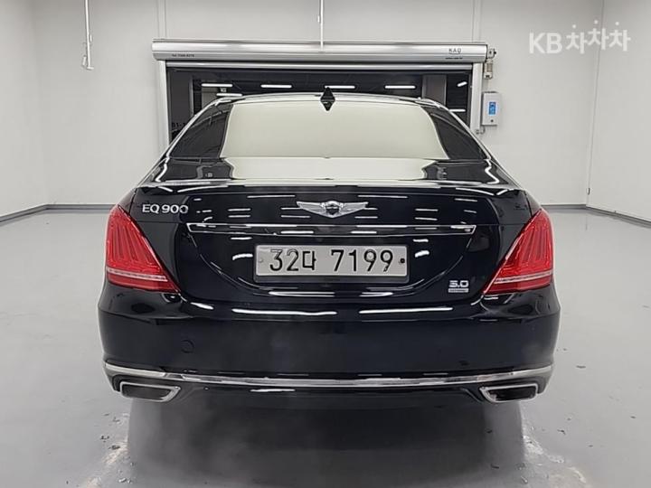 Genesis EQ900 5.0 GDI AWD Prestige 4