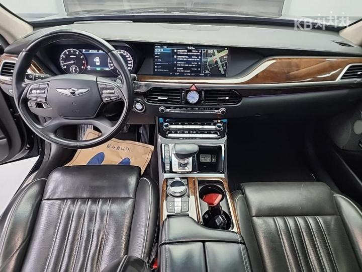 Genesis EQ900 5.0 GDI AWD Prestige 8