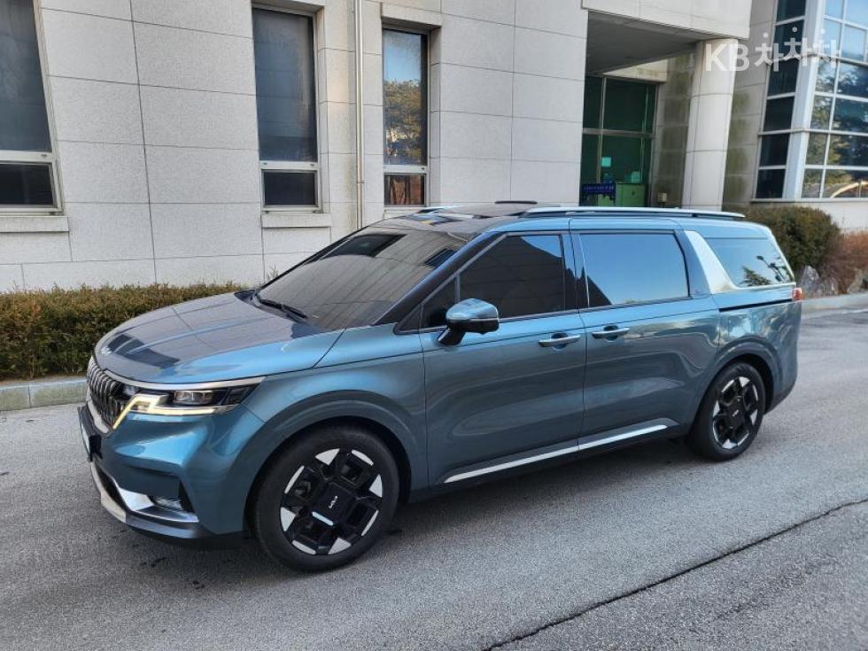 2022 - kia carnival