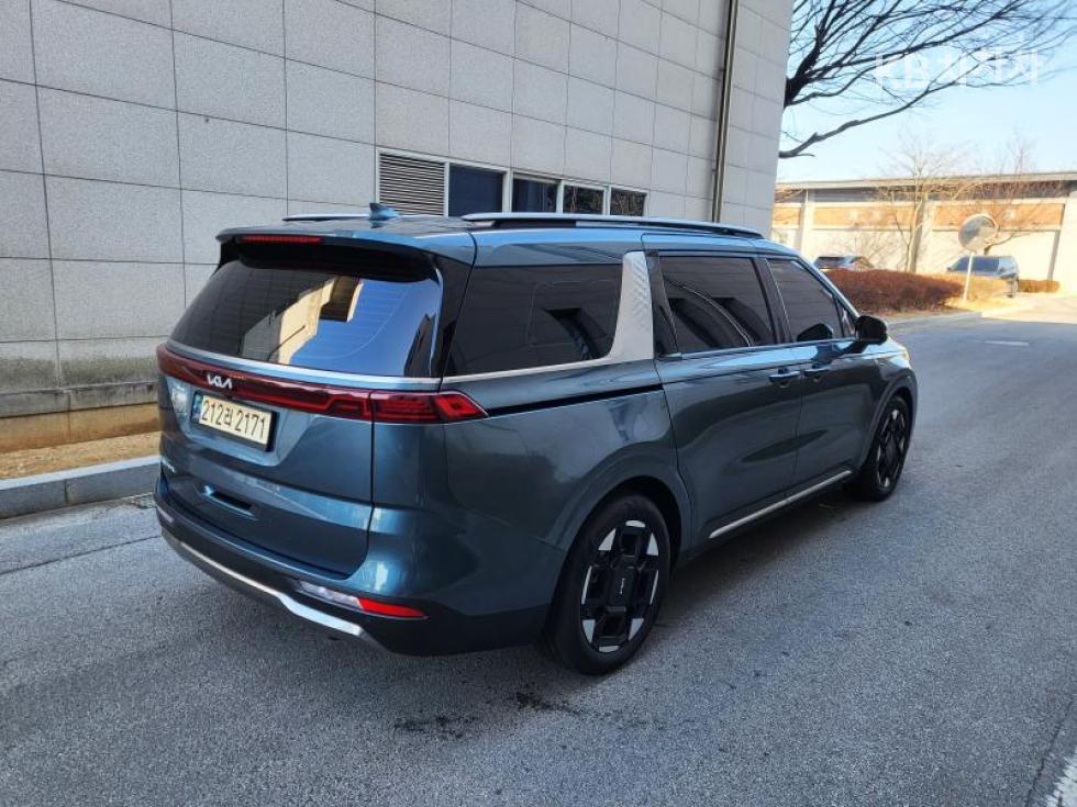 2022 - kia carnival