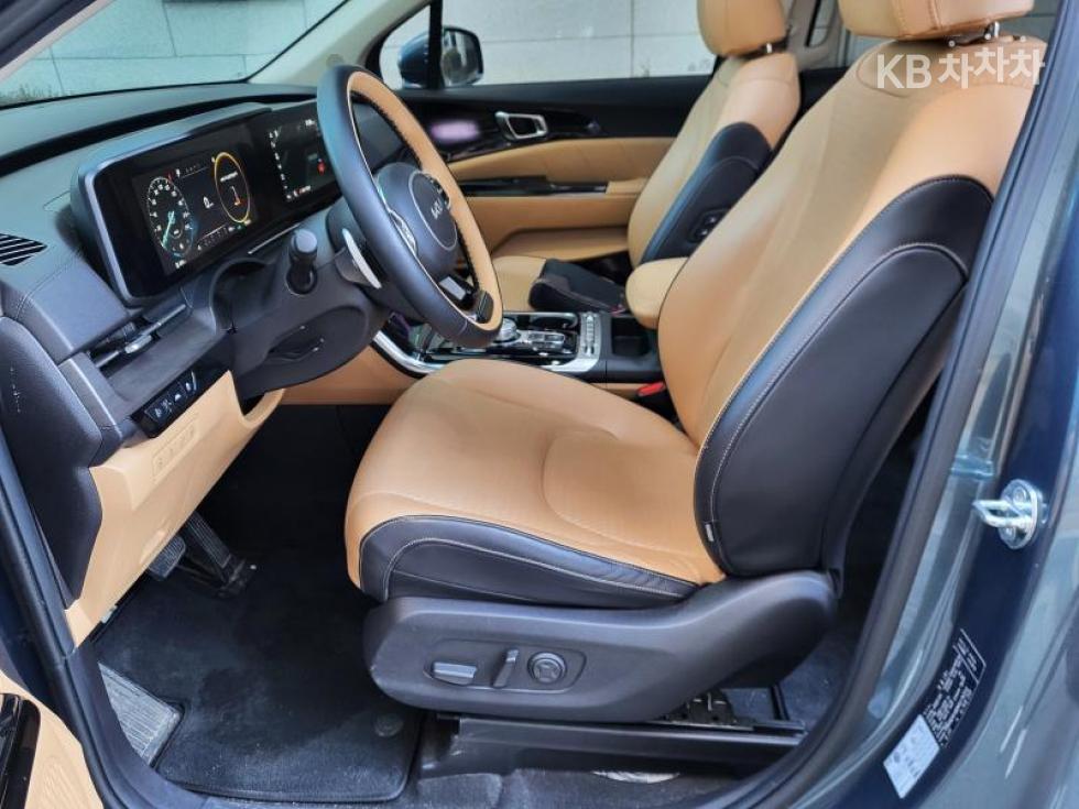 2022 - kia carnival