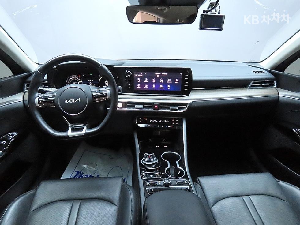 2022 - kia k5