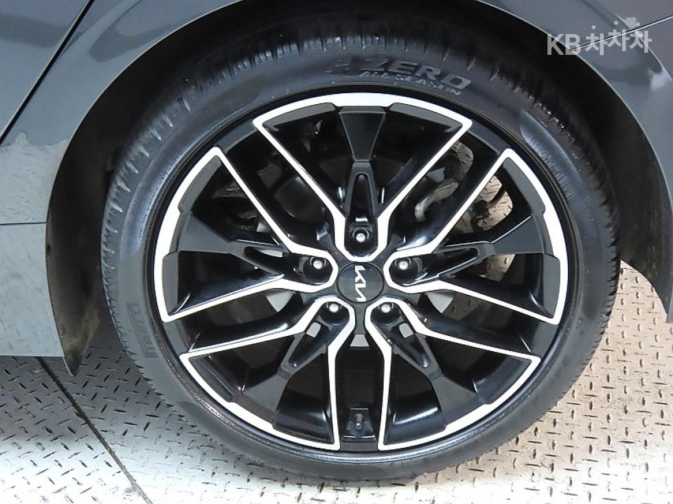 2022 - kia k5