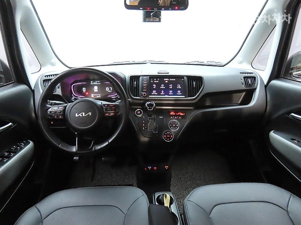 2023 - kia kia