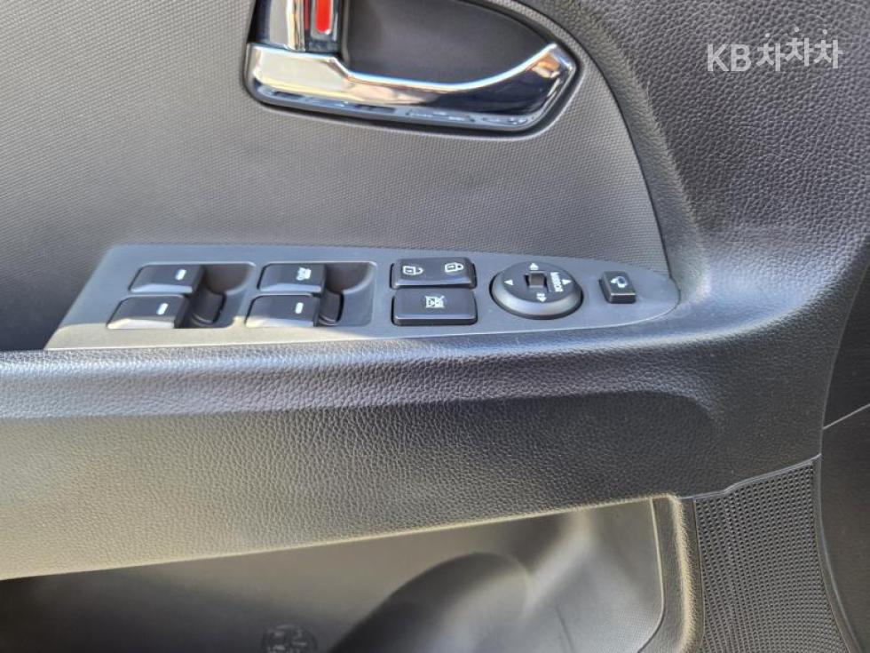 2012 - kia sportage