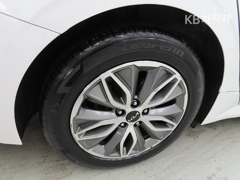 2023 - kia k5