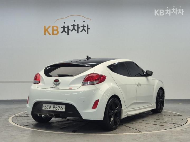 Hyundai Veloster DCT Pack 4