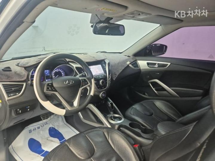 Hyundai Veloster DCT Pack 8