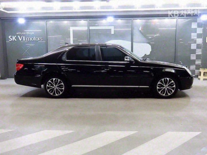 KG Mobility (Ssangyong) Chairman H New Classic 500S Top Model 4