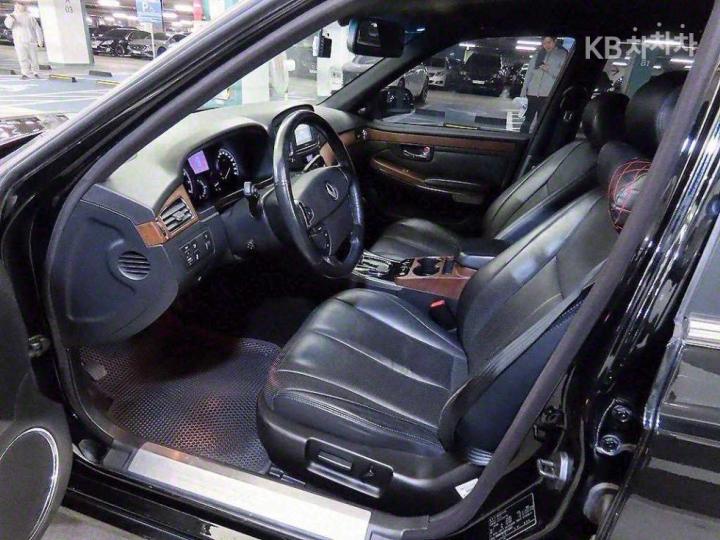 KG Mobility (Ssangyong) Chairman H New Classic 500S Top Model 7
