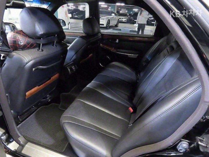 KG Mobility (Ssangyong) Chairman H New Classic 500S Top Model 8