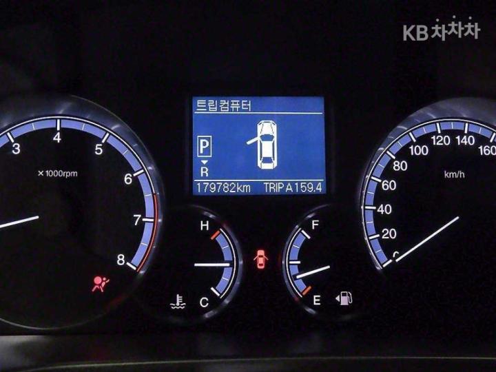 KG Mobility (Ssangyong) Chairman H New Classic 500S Top Model 10