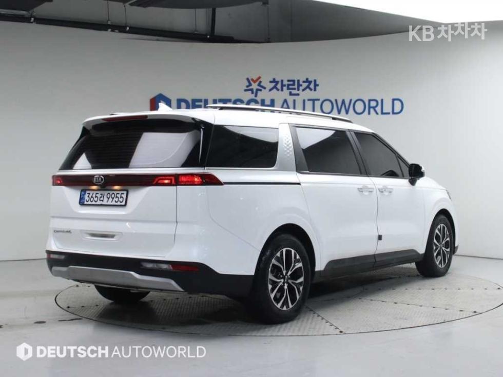 2021 - kia carnival