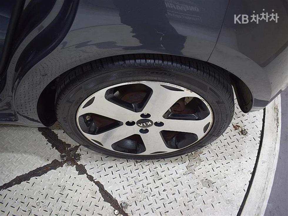 2014 - kia pride