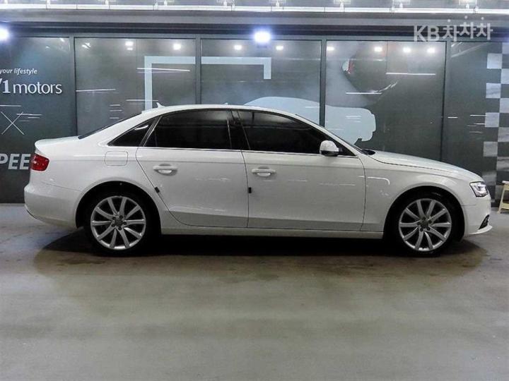 Audi A4 NEW 30 TDI Dynamic B8 4