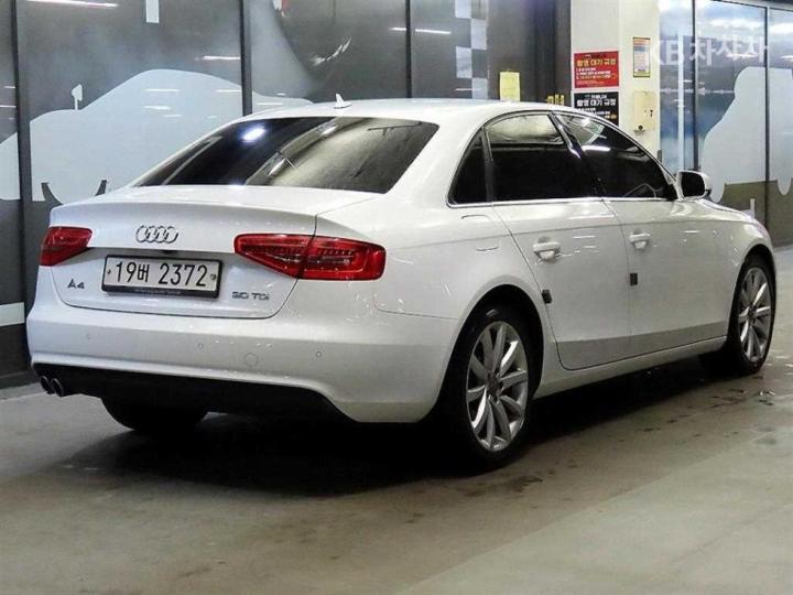 Audi A4 NEW 30 TDI Dynamic B8 5