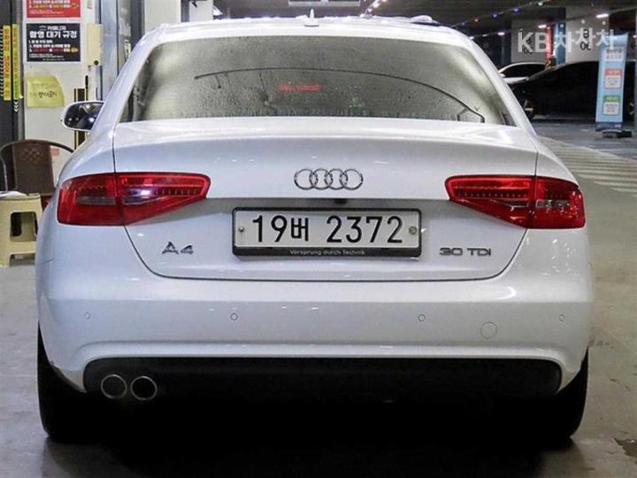 Audi A4 NEW 30 TDI Dynamic B8 6