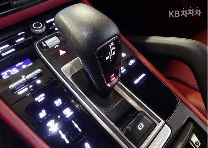 Porsche Cayenne 9Y0 3.0 E-Hybrid Platinum Edition 8