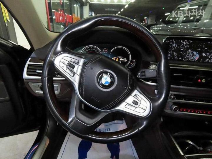 BMW 7 Series G11 740Ld xDrive Base Type 9