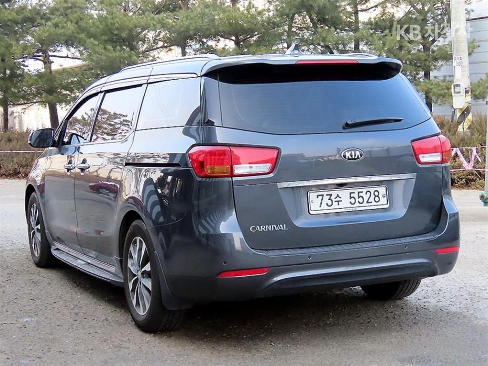 2017 - kia carnival
