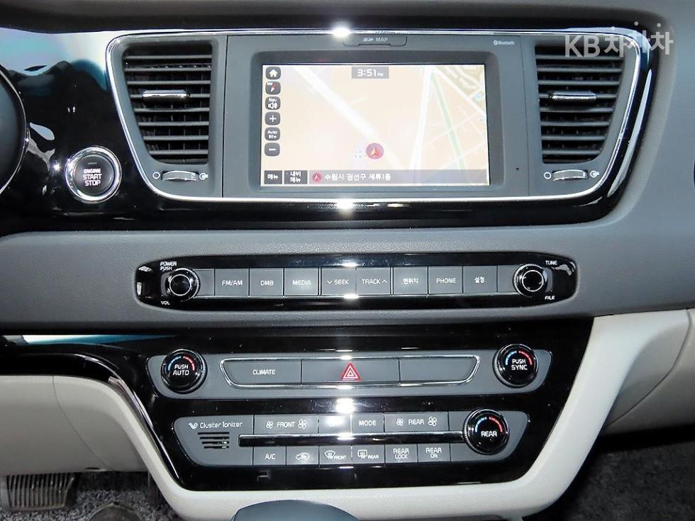 2017 - kia carnival