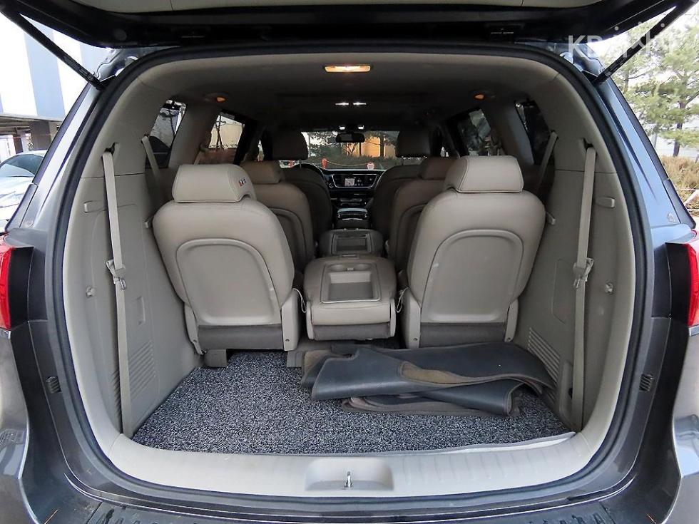 2017 - kia carnival