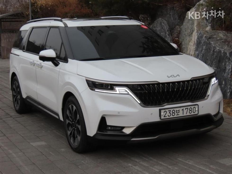 2023 - kia carnival