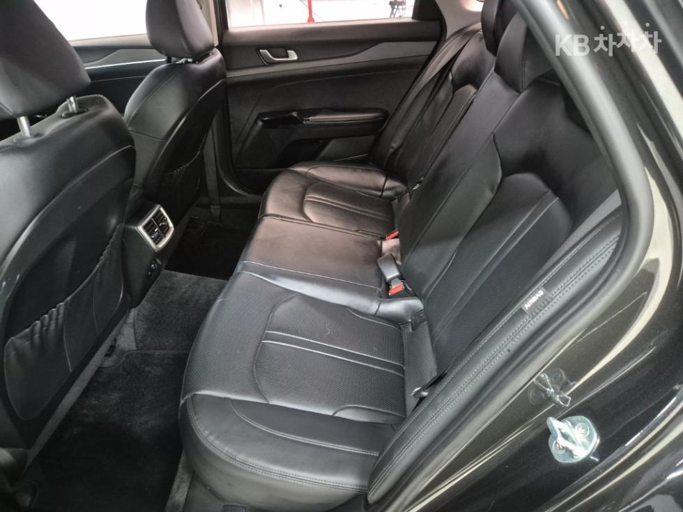 2021 - kia k5