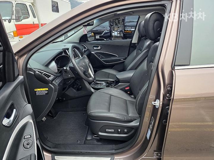 Hyundai Maxcruz Diesel e-VGT 2.2 2WD Exclusive Base Type 5