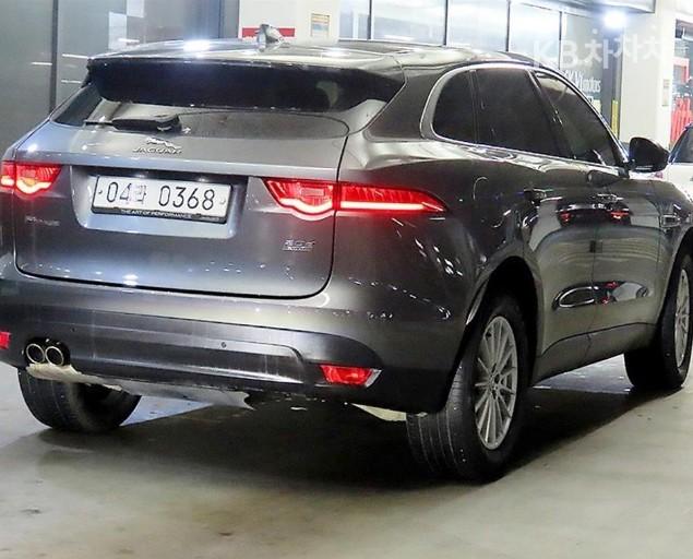 Jaguar F-PACE 20d PRESTIGE 4