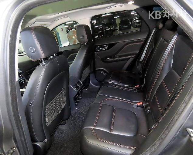 Jaguar F-PACE 20d PRESTIGE 7