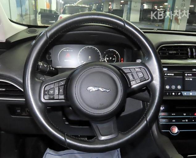 Jaguar F-PACE 20d PRESTIGE 8